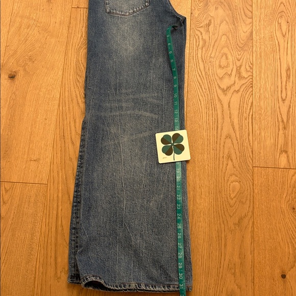 Alice + Olivia Trish Wide Leg Jeans - Picture 10 of 11